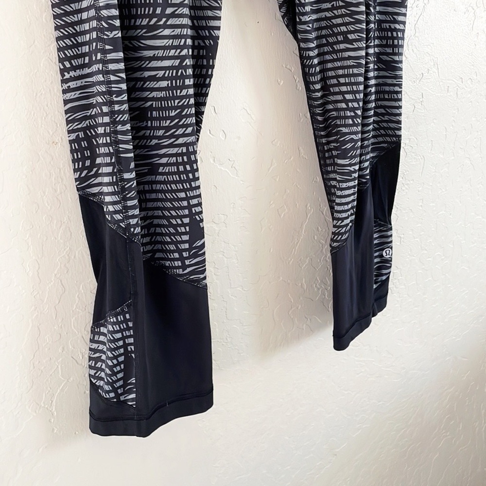 🌿Final Sale
Lululemon Run Top Speed Crop Luxtreme Striped Tropical Legging - Picture 5 of 10
